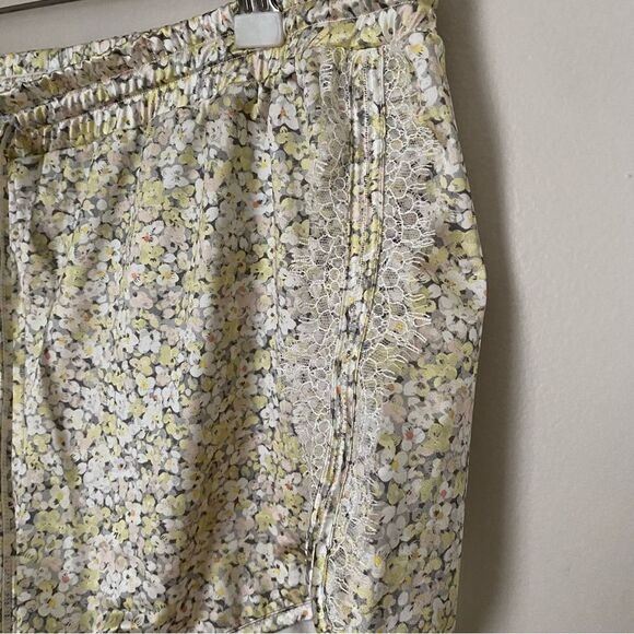 Jason Wu Pajama Shorts Lace Trim Satin Runner Stretch Yellow Floral Comfy Cute - Picture 5 of 11